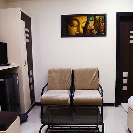 Hotel Regency Jāmnagar Dış mekan fotoğraf